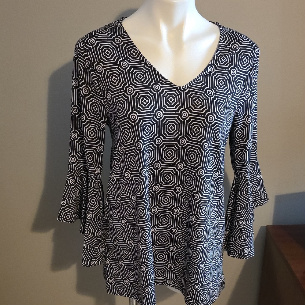 Chic Black and White Geometric Women's Blouse